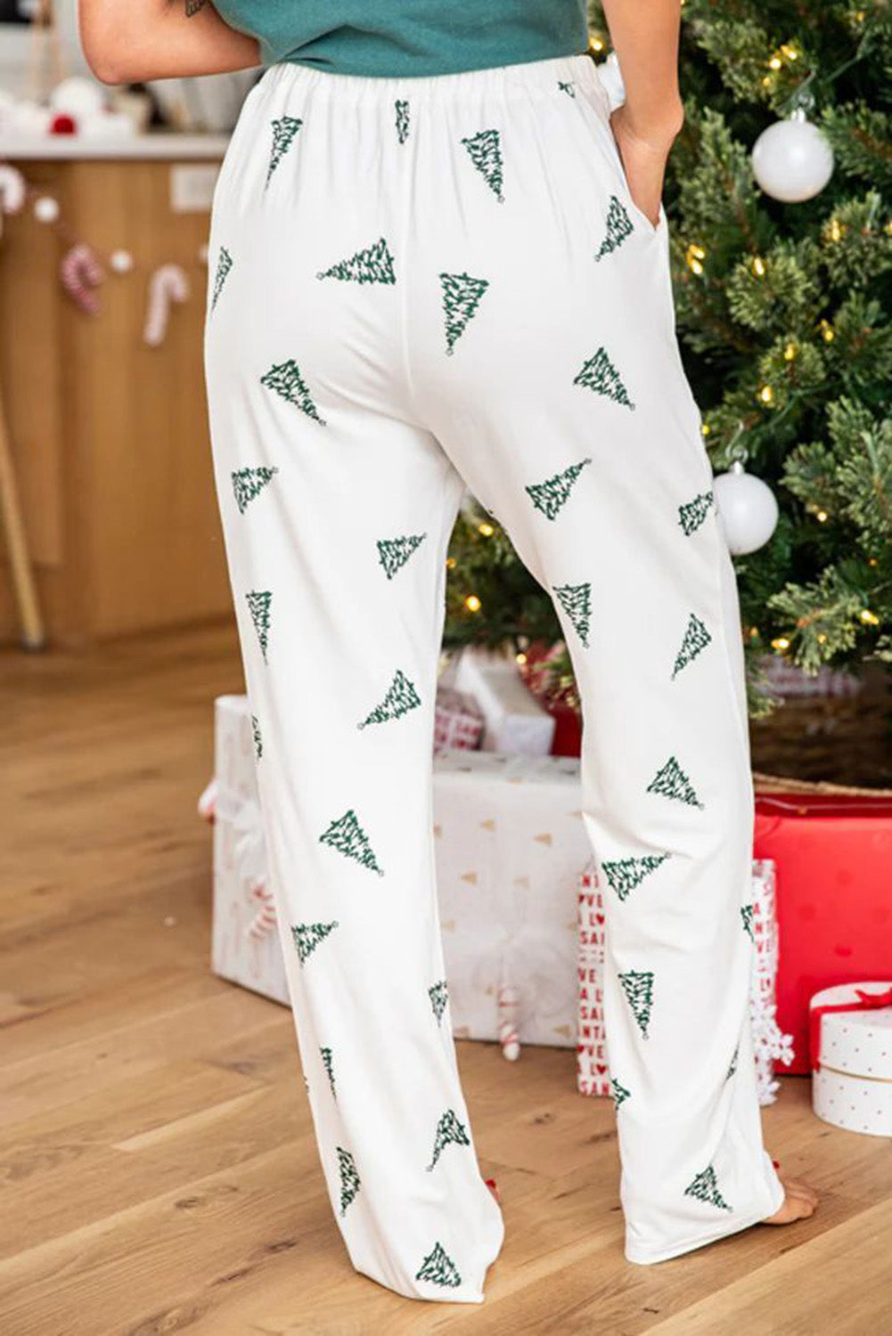 Christmas Tree Print Tee & White Pants Loungewear Set